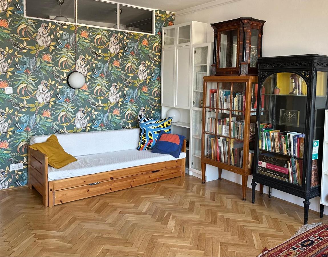 Bright & Spacious Home In Buda Budapest Exterior photo