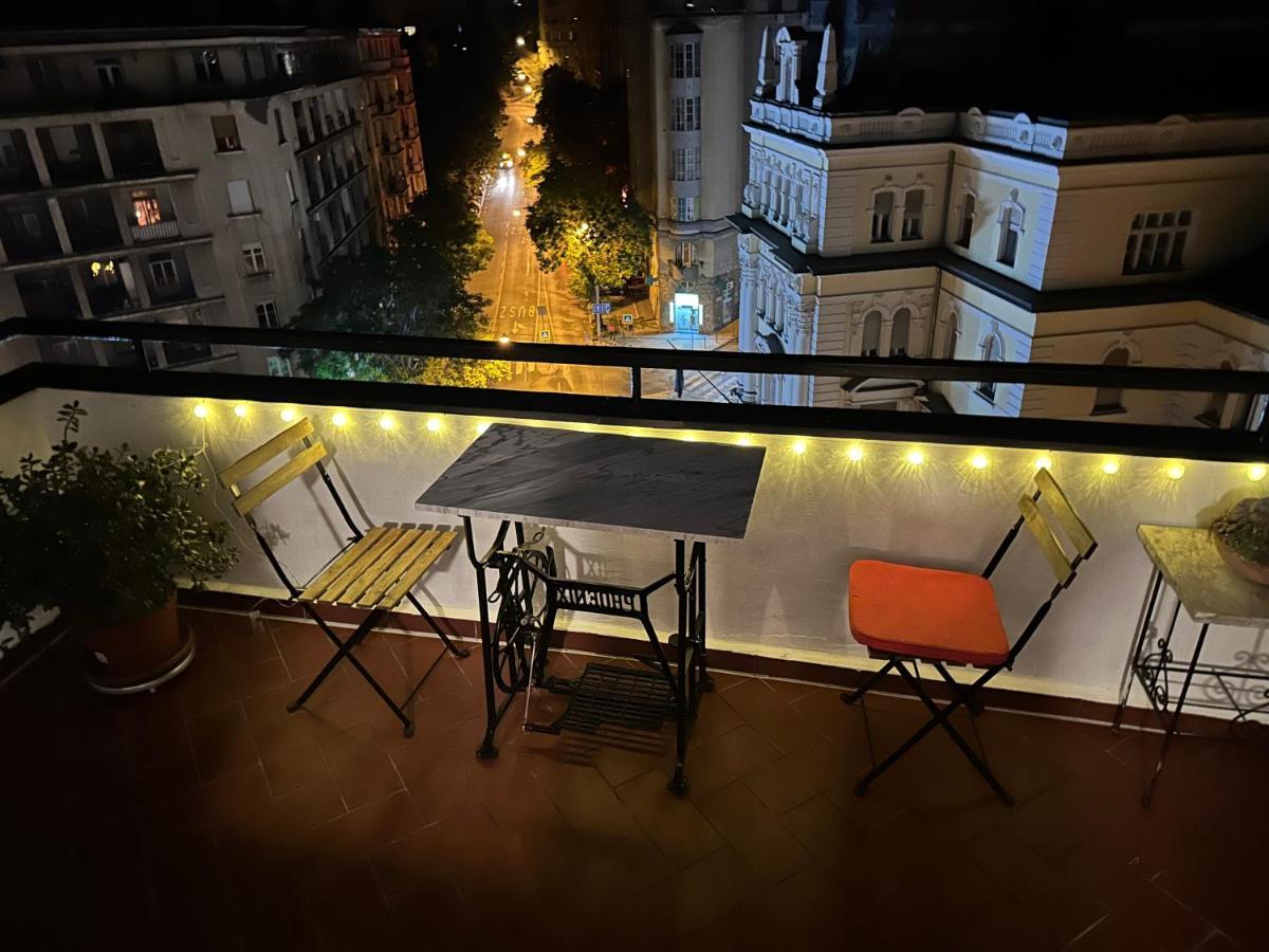 Bright & Spacious Home In Buda Budapest Exterior photo