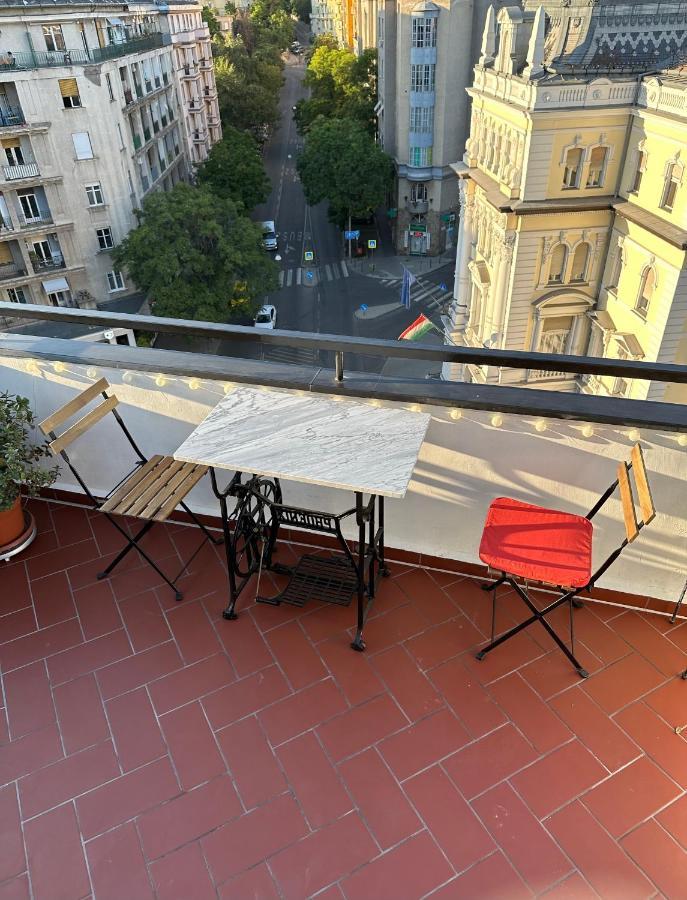 Bright & Spacious Home In Buda Budapest Exterior photo